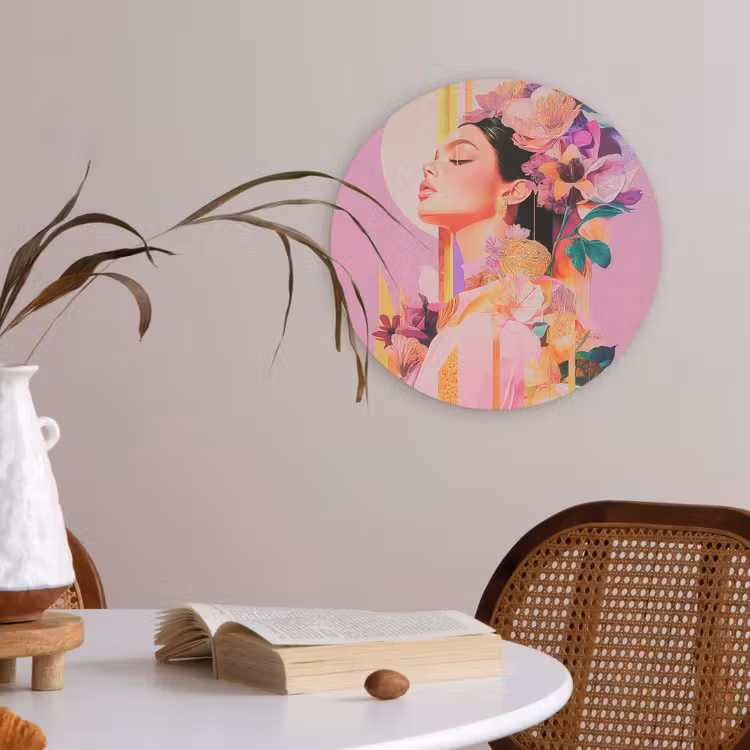 Vrouw - Bloemen - Paars - Abstract Akoestische PET Vilt - Rond klein -sfeer3