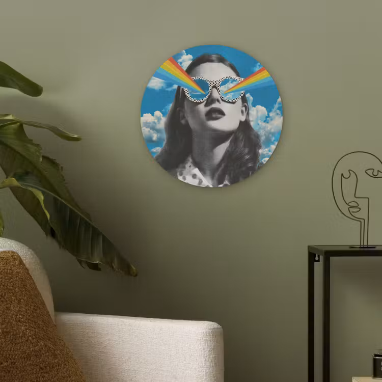Vrouw - Bril - Regenboog - Wolken Akoestische PET Vilt - Rond klein -sfeer2