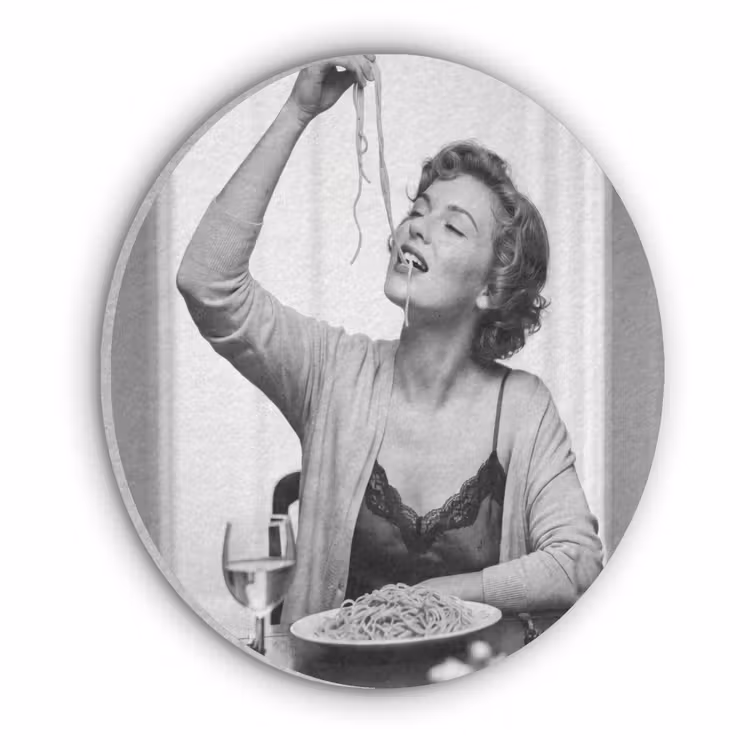 Vrouw - Spaghetti - Zwart - Wit Akoestische PET Vilt - Rond klein -3d