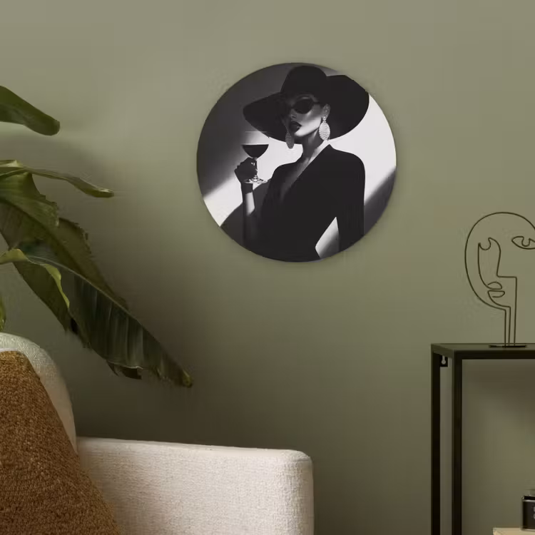 Vrouw - Wijn - Chic Akoestische PET Vilt - Rond klein -sfeer2