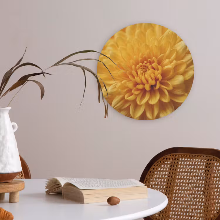 Geel - Chrysant - Zachtheid Akoestische PET Vilt - Rond klein -sfeer3