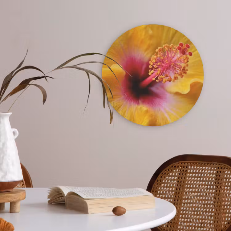 Geel - Hibiscus - Tropisch Akoestische PET Vilt - Rond klein -sfeer3