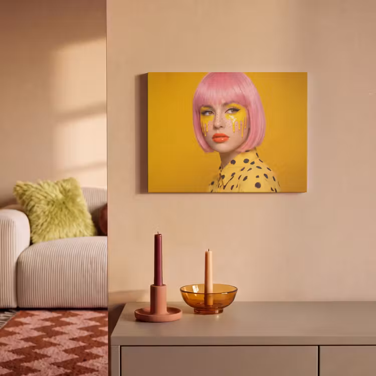 Vrouw - Portret - Abstract - Kleurrijk - Geel PET vilt klein -sfeer1