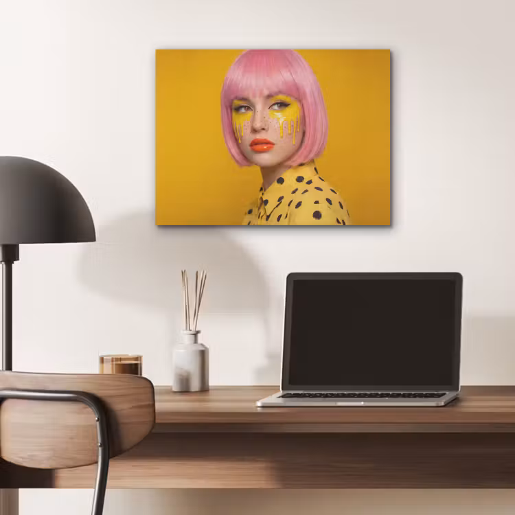Vrouw - Portret - Abstract - Kleurrijk - Geel PET vilt klein -sfeer5