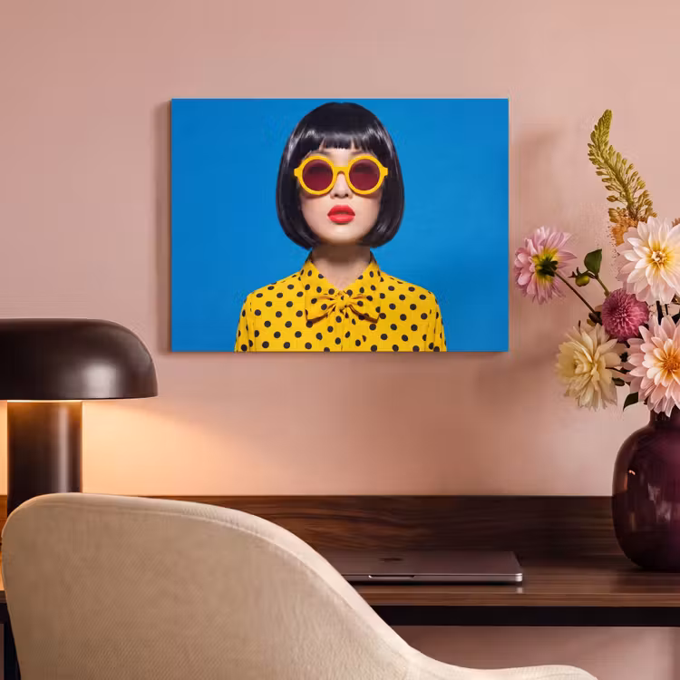 Vrouw - Zonnebril - Pop Art - Portret - Geel PET vilt klein -sfeer3