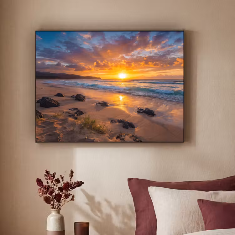 Strand - Zonsondergang - Golven - Natuur - Oranje Textielframe zwart klein -sfeer1