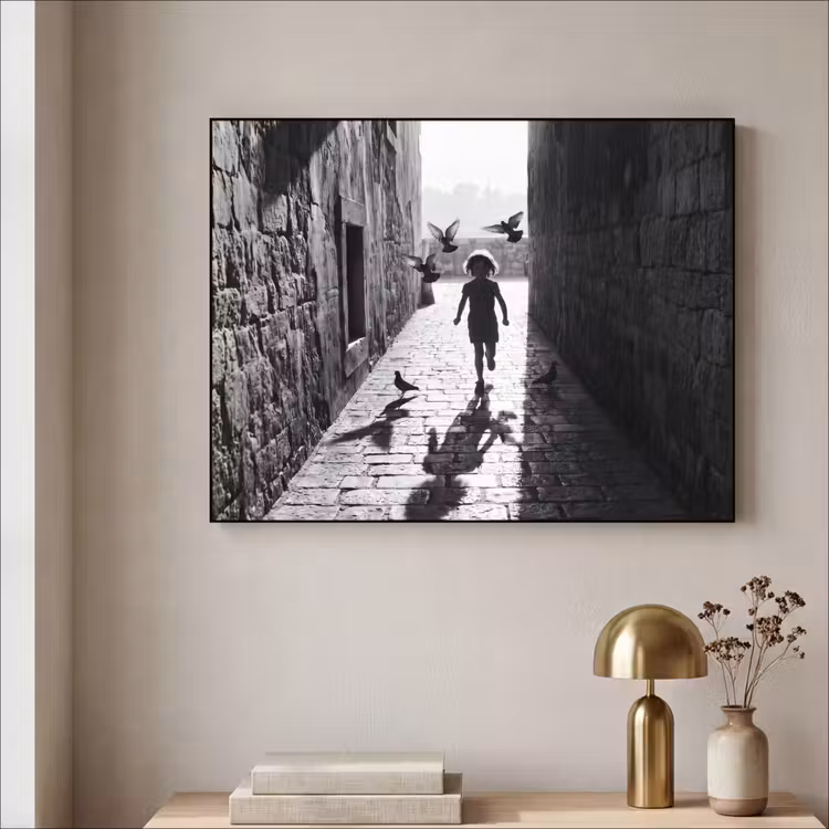 Kind - Vogel - Straat - Zwart-wit - Spelen Textielframe zwart klein -sfeer2