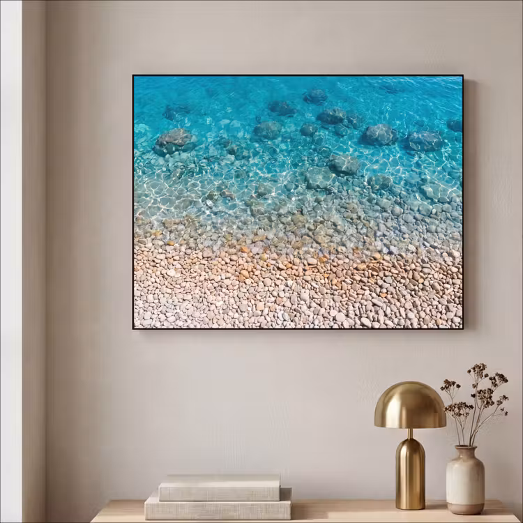 Water - Kiezels - Natuur - Levendig - Turkoois Textielframe zwart klein -sfeer2