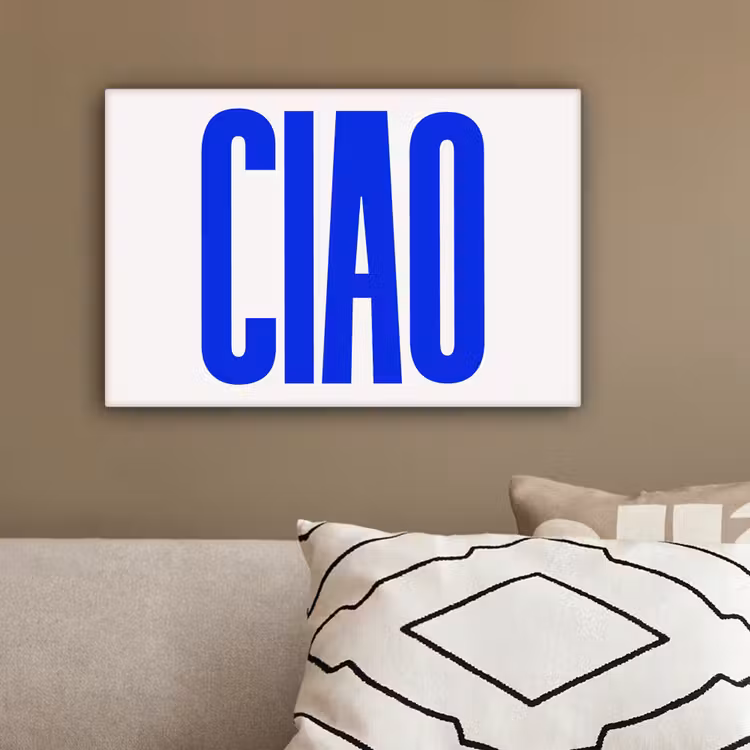 Ciao - Hoofdletters - Blauw - Minimalistisch canvas 2cm klein -sfeer3