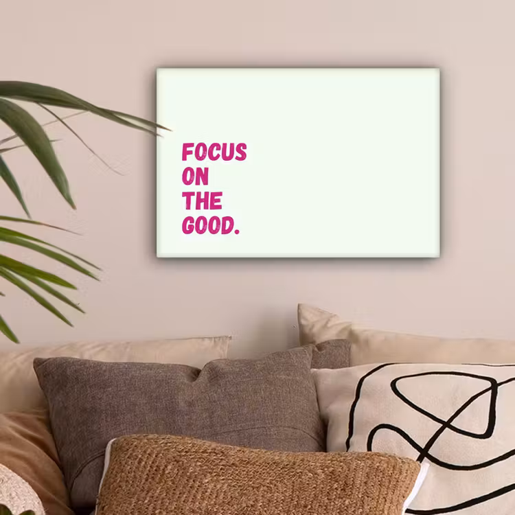 Focus on the good - Beige - Roze canvas 2cm klein -sfeer1