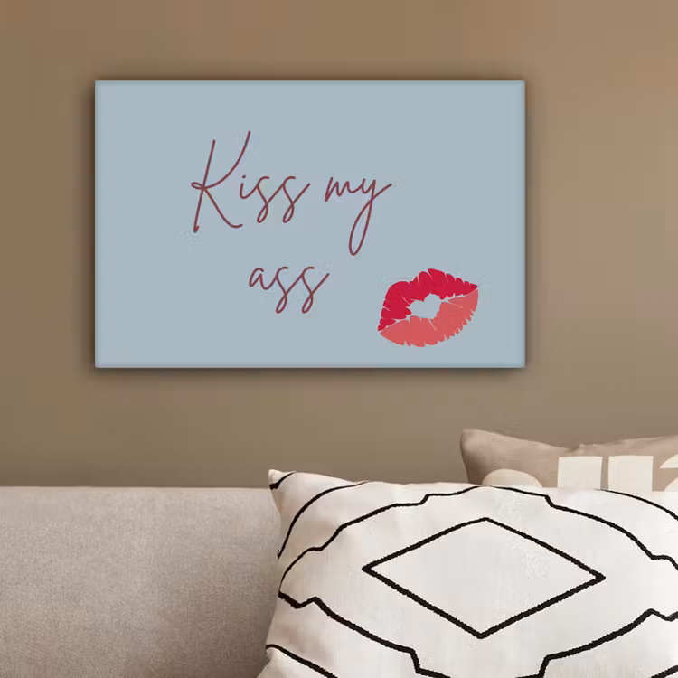 Kiss my ass - Lip - Blauw canvas 2cm klein -sfeer1