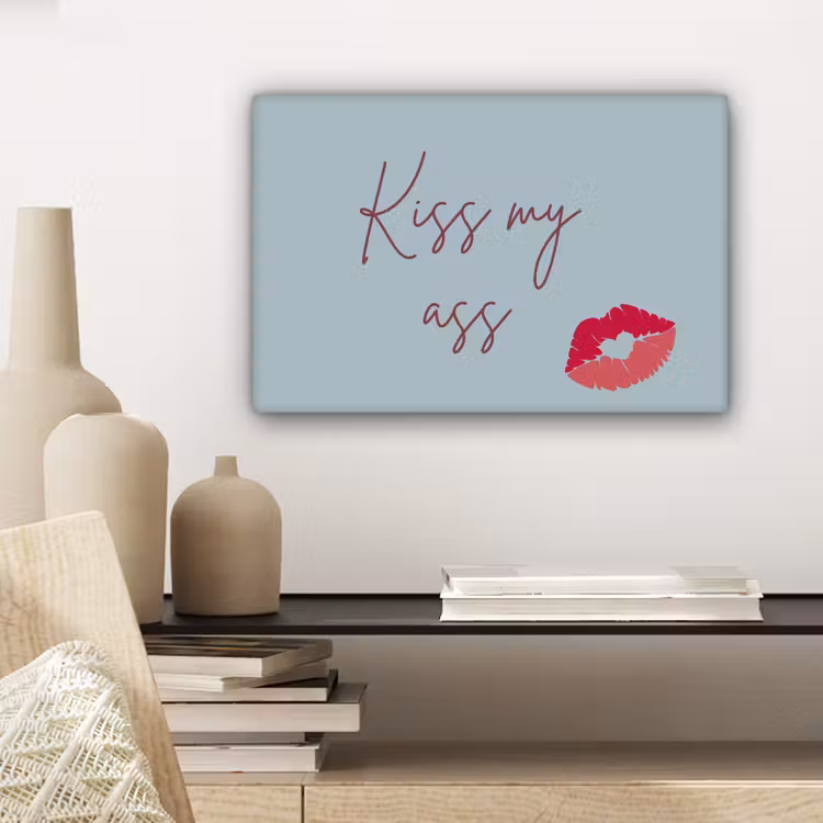Kiss my ass - Lip - Blauw canvas 2cm klein -sfeer3