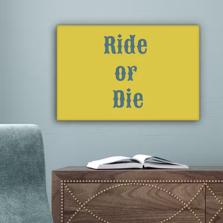 Ride or die - Geel - Blauw canvas 2cm klein -sfeer4