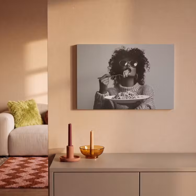 Vrouw - Pasta - Zwart - Wit canvas 2cm klein -sfeer1