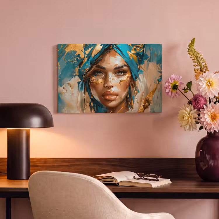 Vrouw - Portret - Goud - Luxe - Blauw canvas 2cm klein -sfeer4