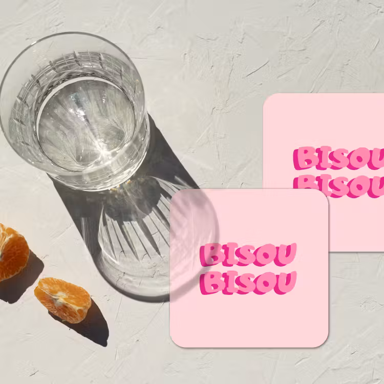 Bisou - Roze - Dikke letters onderzetter kurk middel -sfeer4