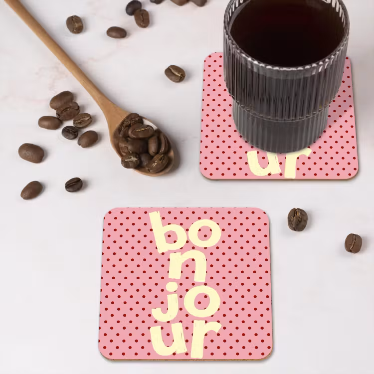 Bonjour - Stippen - Roze- Geel onderzetter kurk middel -sfeer2