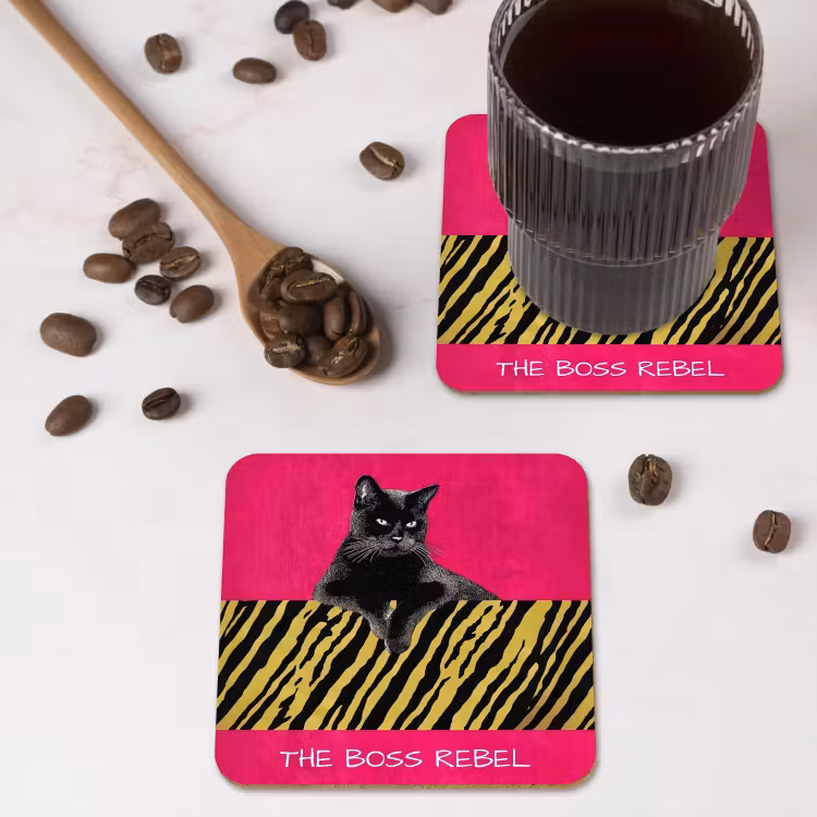 Kat - Baas - Roze - Tijgerprint onderzetter kurk middel -sfeer2