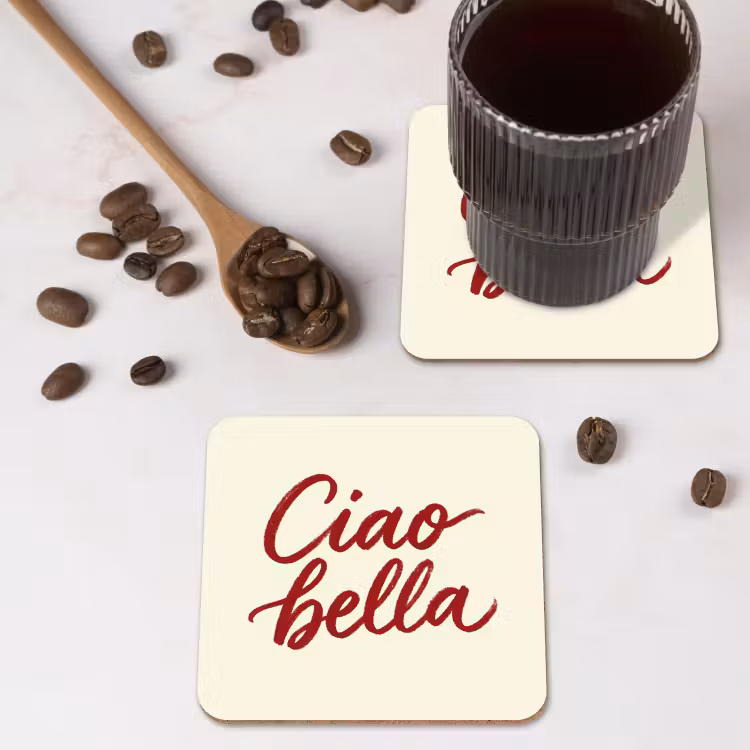 Ciao bella - Rood - Wit - Minimalistisch onderzetter kurk middel -sfeer2