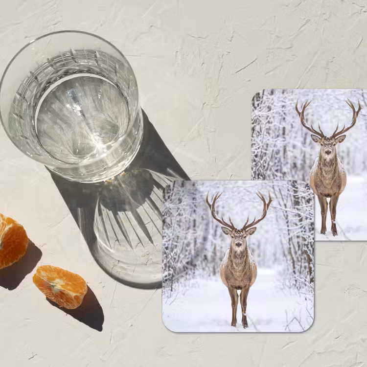 Hert - Winter - Bos - Natuur - Wit onderzetter kurk middel -sfeer4