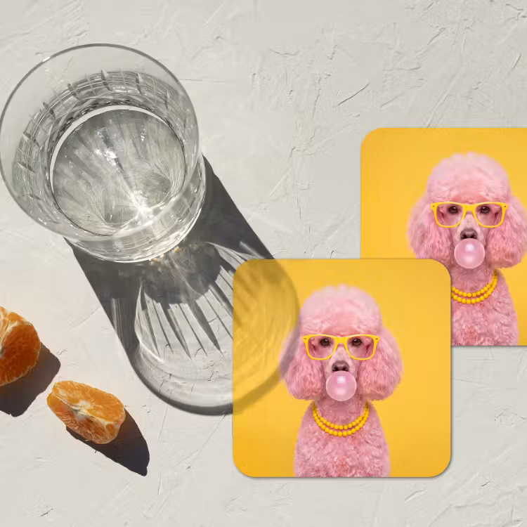 Hond - Kauwgum - Dieren - Modern - Roze onderzetter kurk middel -sfeer4