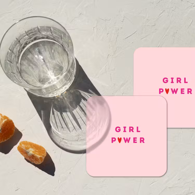 Girl power - Roze - Hartje onderzetter kurk middel -sfeer4