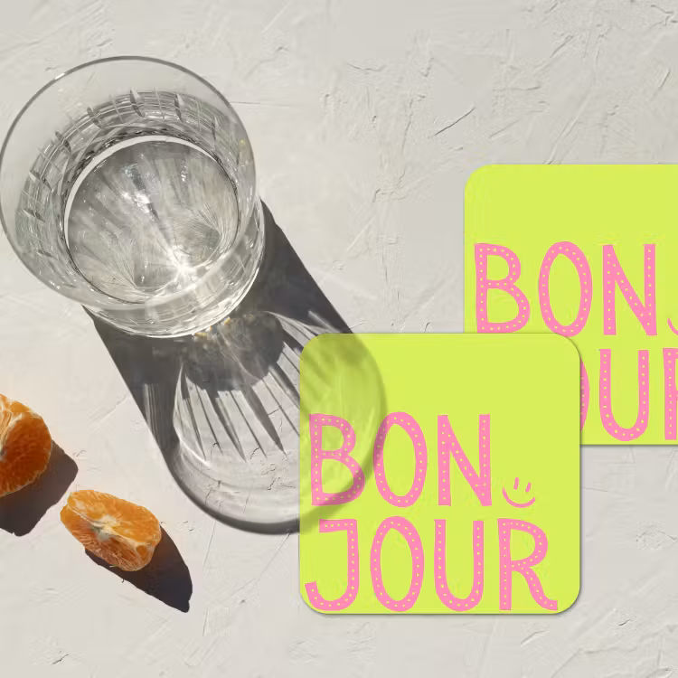Groen - Smiley - Bonjour - Roze onderzetter kurk middel -sfeer4