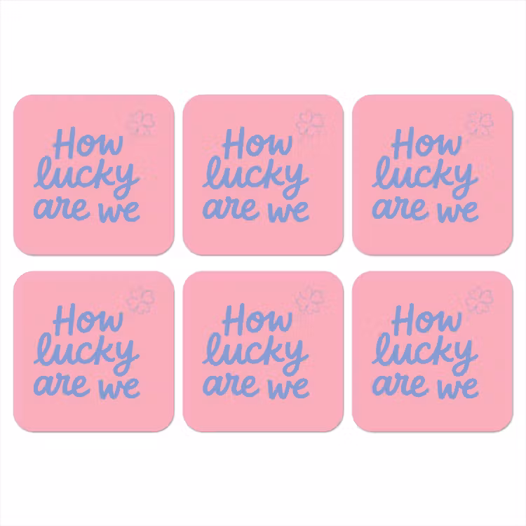 How lucky are we - Klavervier - Roze - Blauw onderzetter kurk middel -3d