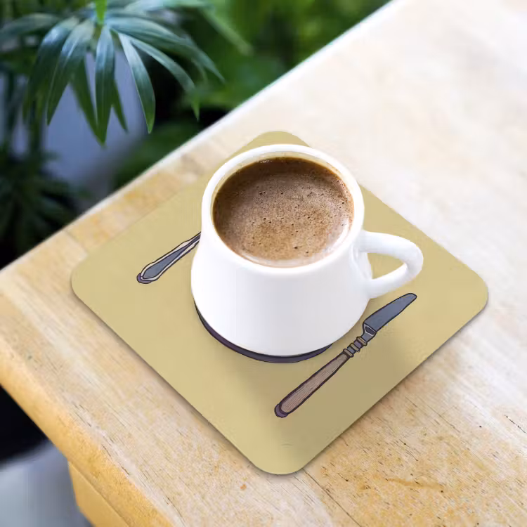 Illustratie - Bord - Bestek - Beige onderzetter kurk middel -sfeer5