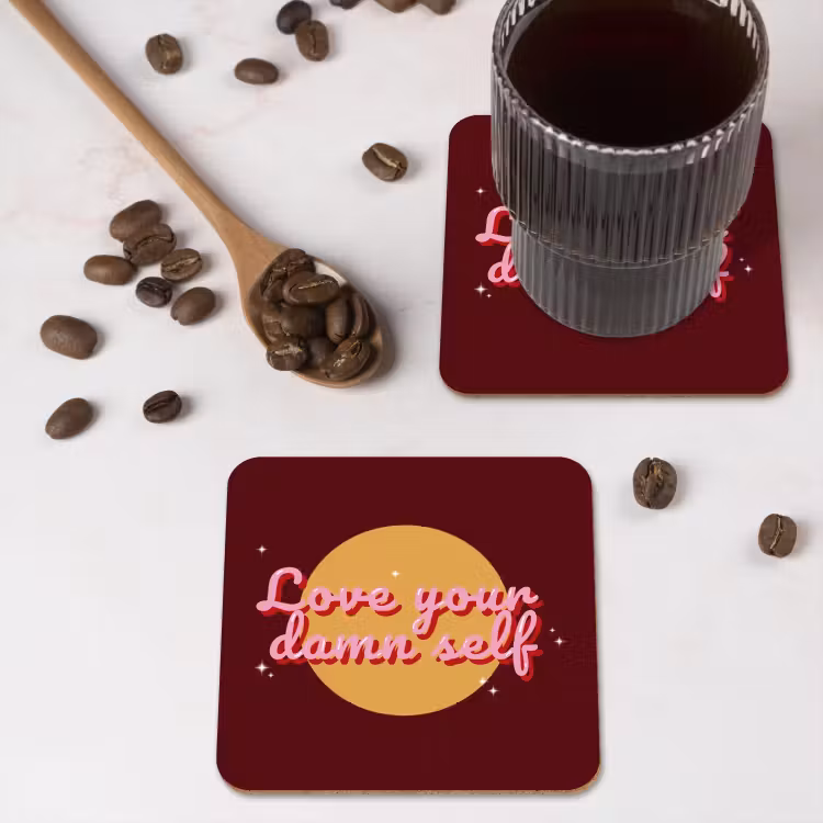 love your damn self - Cirkel - Glitter - Rood onderzetter kurk middel -sfeer2