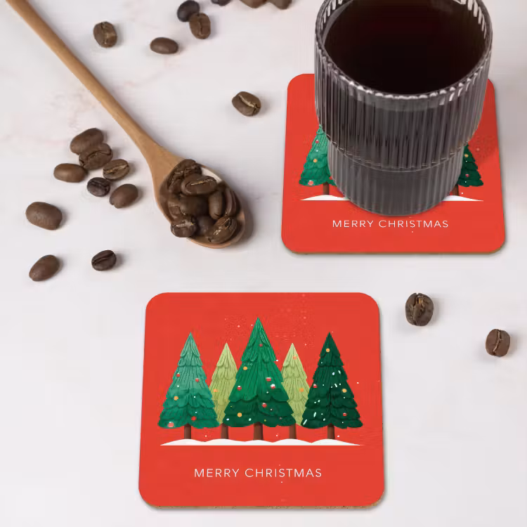 Minimalistisch - Kerstbomen - Rood - Sneeuw onderzetter kurk middel -sfeer2