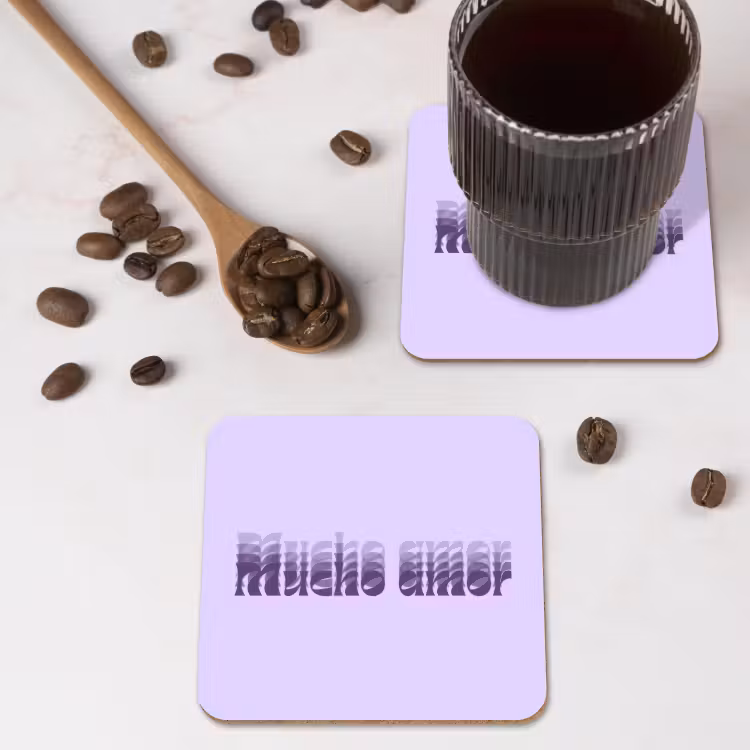 Mucho amor - Paars - Gelaagde letters onderzetter kurk middel -sfeer2