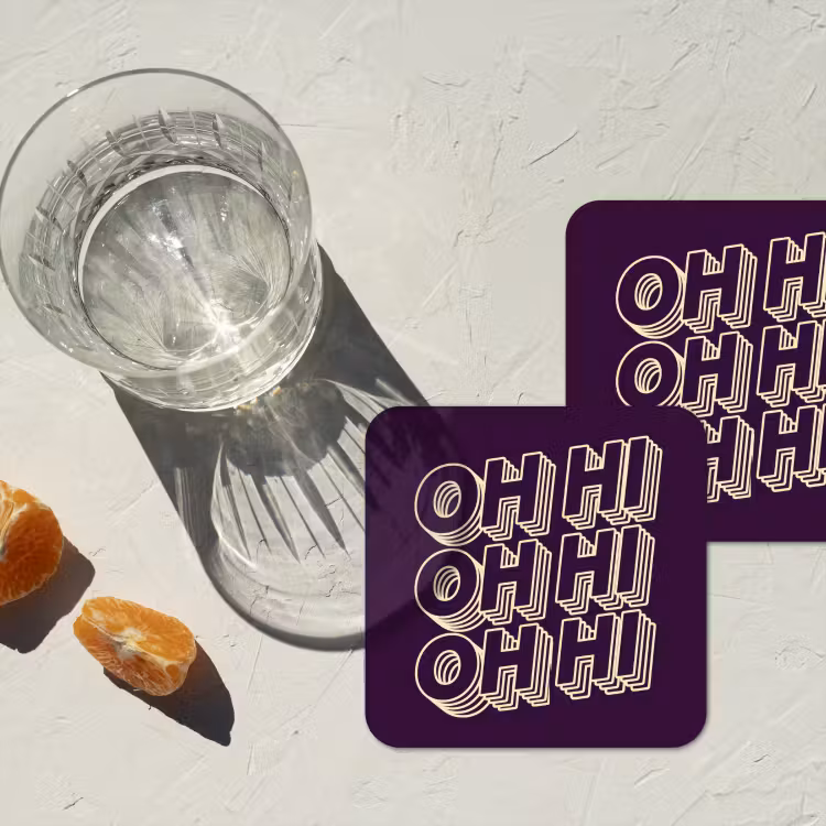 Oh hi - Paars - 3D onderzetter kurk middel -sfeer4