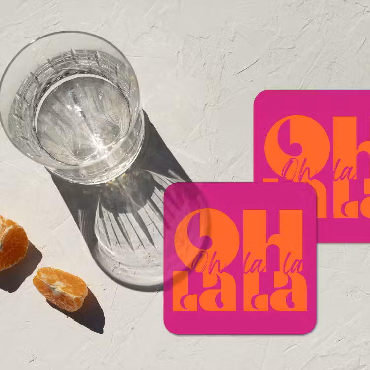 Oh la la - Roze - Oranje - Gestapelde letters onderzetter kurk middel -sfeer4