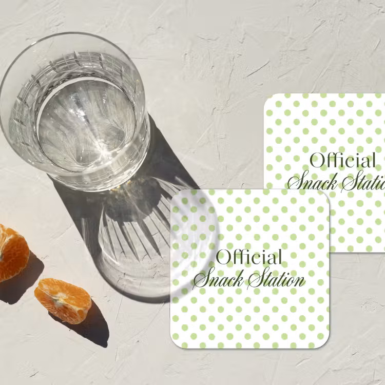 Snack Station - Groen - Stippen onderzetter kurk middel -sfeer4