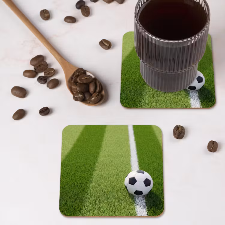 Voetbal - Grasveld - Sport - Groen onderzetter kurk middel -sfeer2