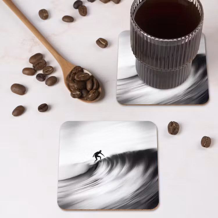 Surfer - Golf - Vervaagd - Zwart onderzetter kurk middel -sfeer2