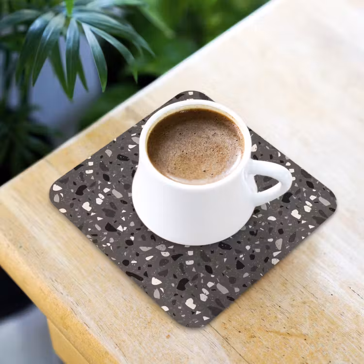 Terrazzo - Patroon - Grijs onderzetter kurk middel 366 -sfeer5