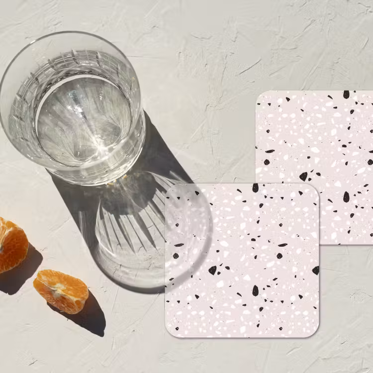 Terrazzo - Patroon - Zacht - Zwart - Wit onderzetter kurk middel 366 -sfeer4
