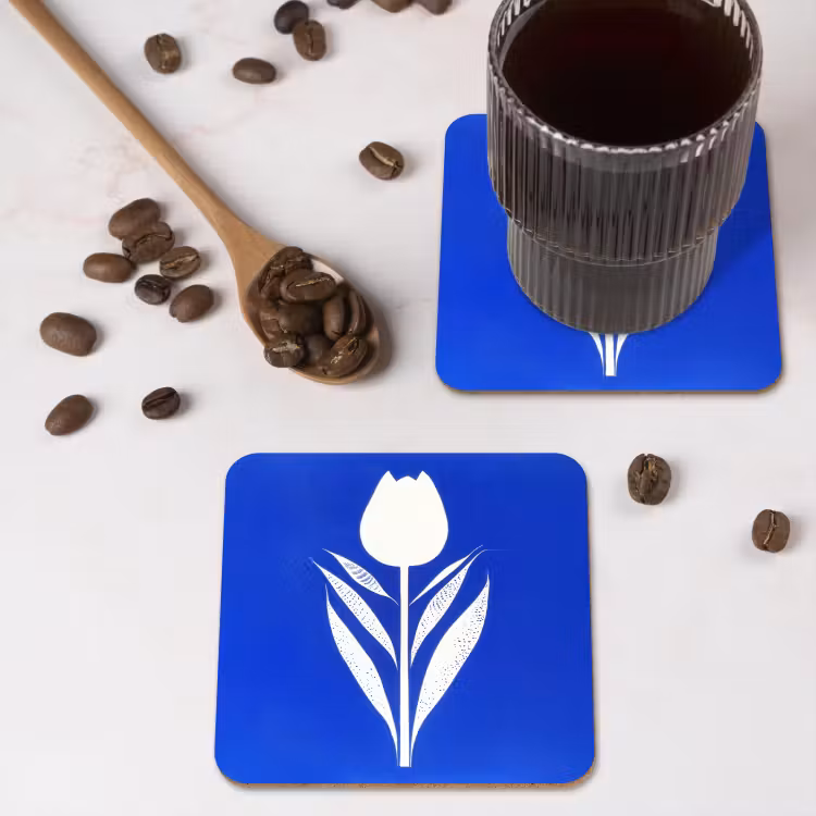 Tulp - Minimalistisch - Bladeren - Wit onderzetter kurk middel -sfeer2