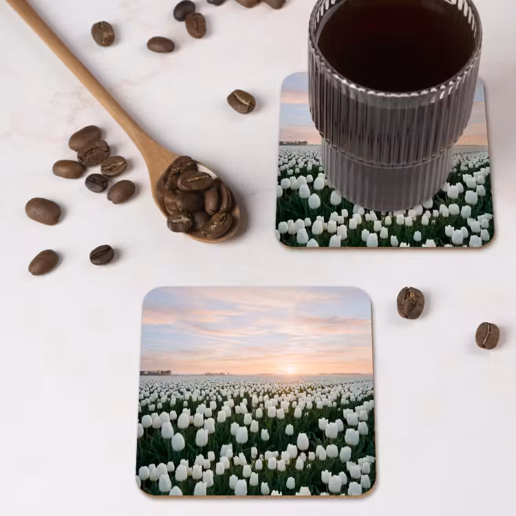 Tulpen - Landschap - Wit onderzetter kurk middel -sfeer2