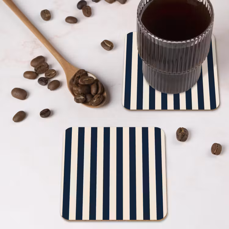 Verticale strepen - Blauw - Crème onderzetter kurk middel 366 -sfeer2