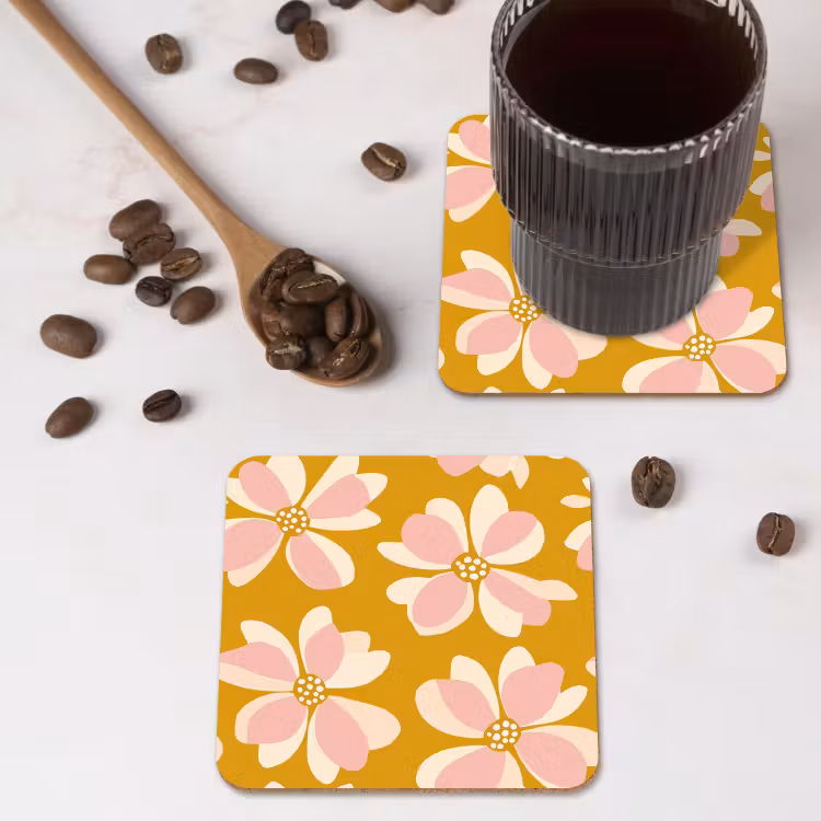 Vintage - Bloemen - Okergeel onderzetter kurk middel 366 -sfeer2