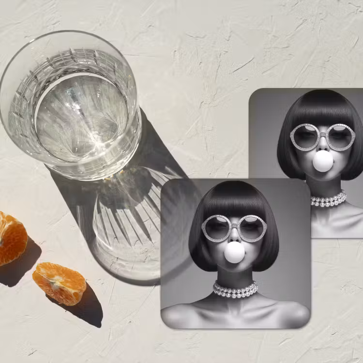 Vrouw - Zwart Wit - Ketting - Zonnebril onderzetter kurk middel -sfeer4