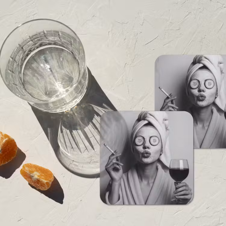 Vrouw - Masker - Wijn - Sigaret onderzetter kurk middel -sfeer4