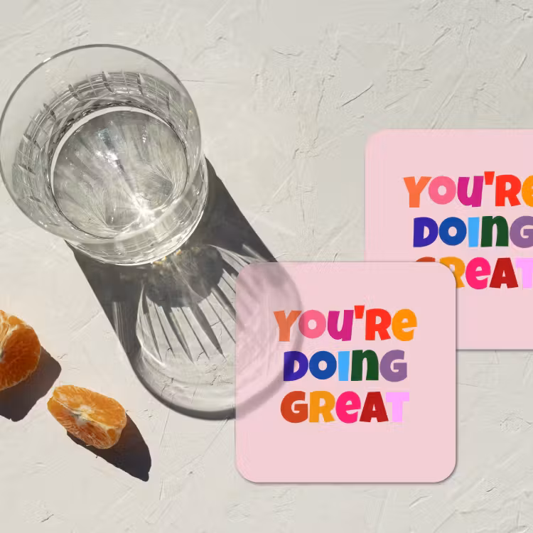 You're doing great - Roze - Kleurrijk onderzetter kurk middel -sfeer4