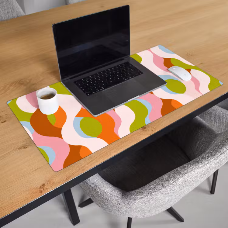 Abstract - Vormen - Roze Muismat XXL klein -sfeer1