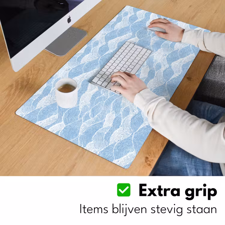 Blauw - Wit - Golven - Getekend Muismat XXL klein 681 -sfeer3