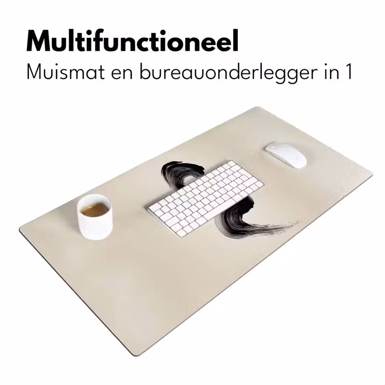 Penseelstreek - Zwart - Minimalistisch Muismat XXL klein -sfeer4