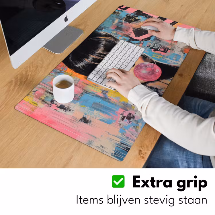 Kauwgom - Vrouw - Penseelstreken - Modern Muismat XXL klein -sfeer3